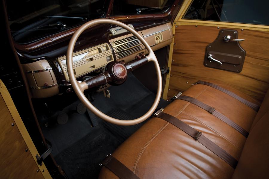  Ford DeLuxe Station Wagon 1940 года  (фото 14 из 36)